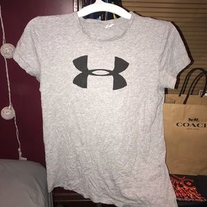 grey under armour shirt